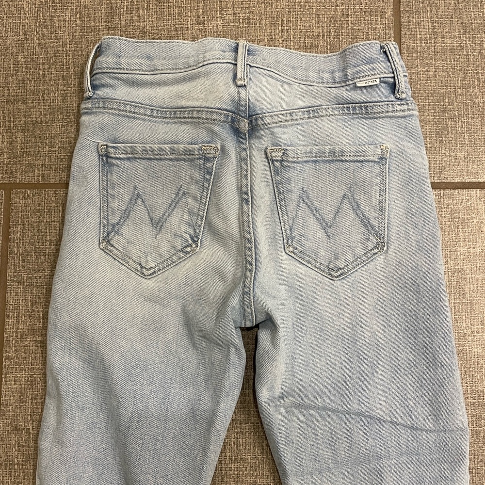 MOTHER Light Wash Cropped Jeans - Picture 3 of 7